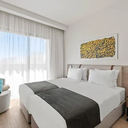 Mercure 3* Λάρνακα