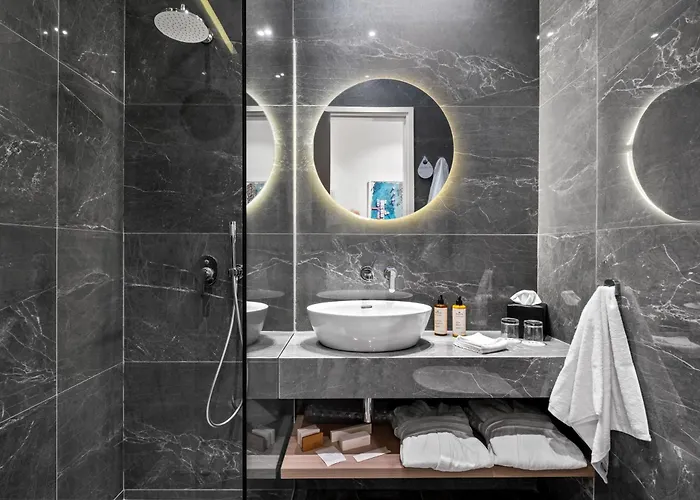 Mercure Finikoudes 3*