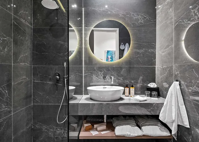 Mercure Finikoudes Larnaca