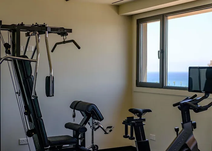 Mercure Finikoudes Hotell 3*