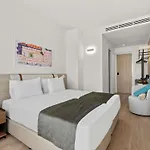 Mercure Finikoudes 3* لارنكا