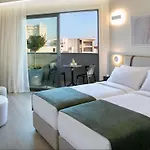 Mercure Finikoudes 3* لارنكا