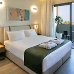 Mercure Finikoudes 3* لارنكا