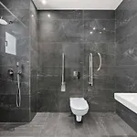 Mercure Finikoudes Hotel Lárnaca