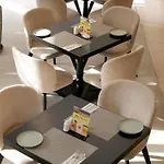 Hotel Mercure Finikoudes 3*