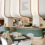 Mercure Finikoudes 3* لارنكا