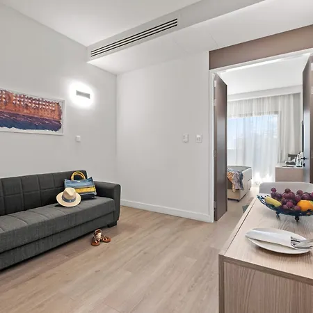 Mercure Finikoudes Hotel