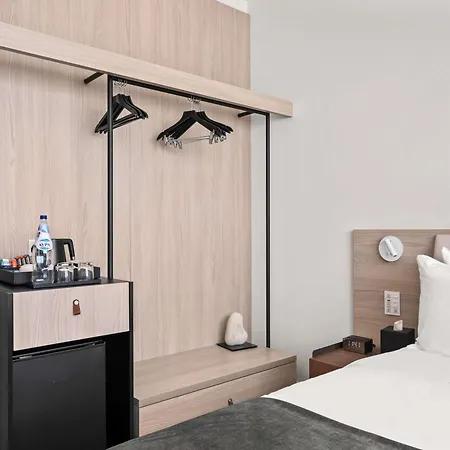Mercure Finikoudes 3* Larnaca