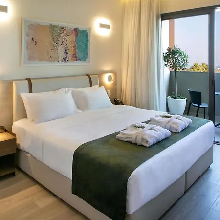Mercure Finikoudes 3* לרנקה