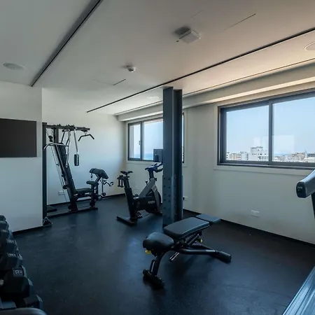 Mercure Finikoudes מלון