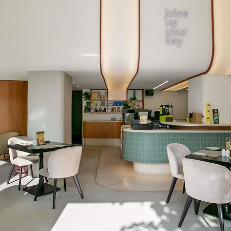 Mercure Finikoudes 3* Lárnaka