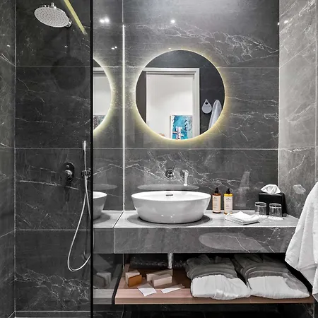 Mercure Finikoudes 3* Larnaka