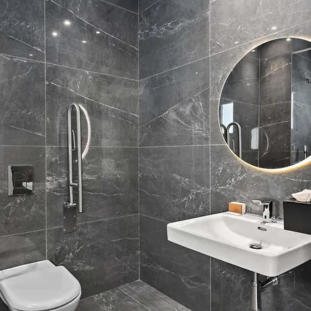 Mercure Finikoudes Larnaka