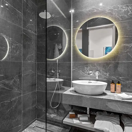 Mercure Finikoudes 3* Larnaka