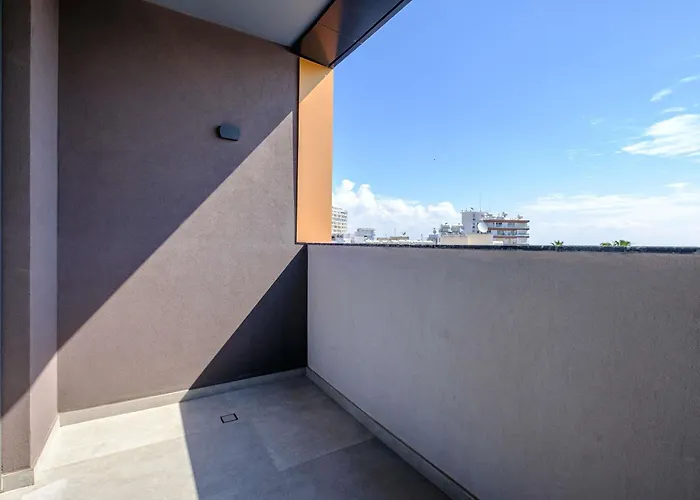 Mercure Finikoudes 3* Lárnaca