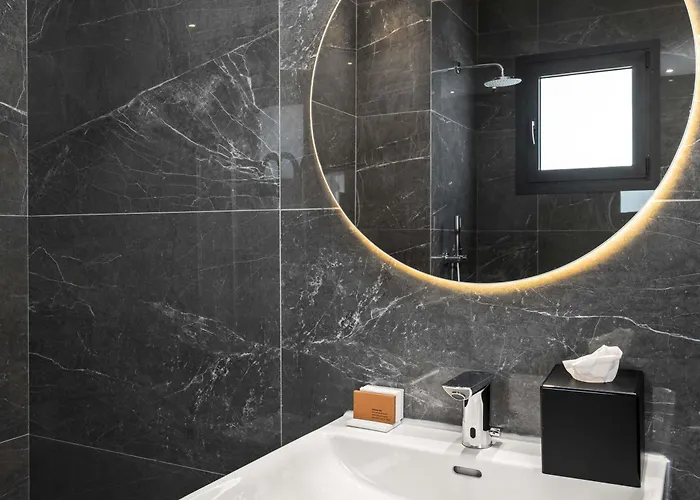 Hotel Mercure Finikoudes 3*