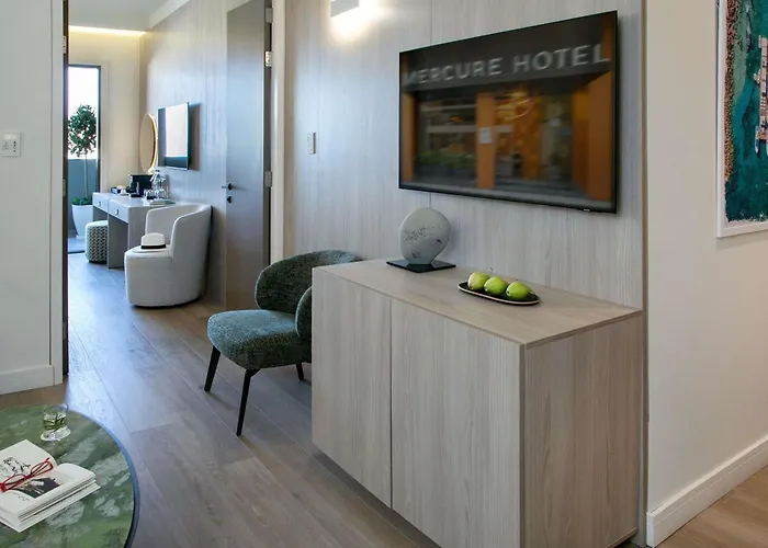 Mercure Finikoudes 3* Lárnaca