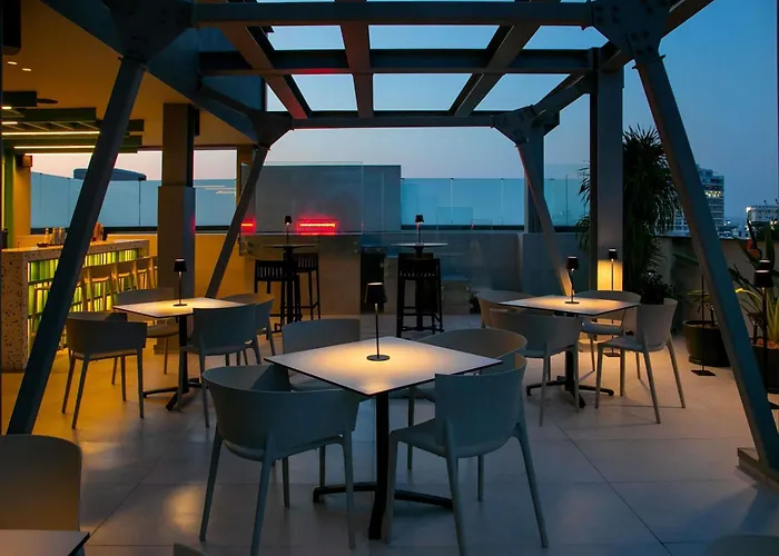 Mercure Finikoudes Hotel Lárnaca