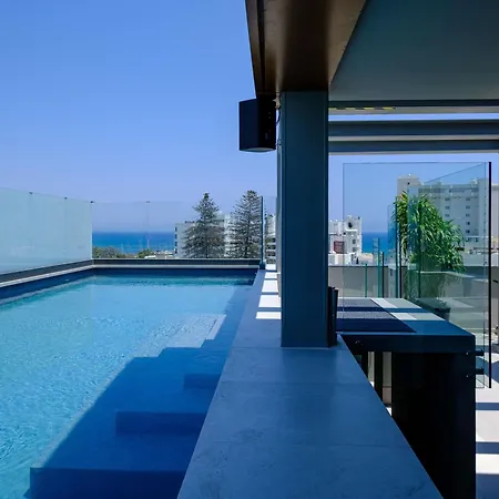 Mercure Finikoudes 3* Larnaca