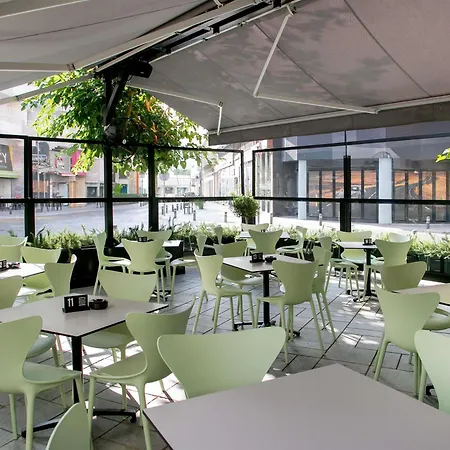 Mercure Finikoudes 3* Larnaca