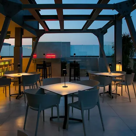 Mercure Finikoudes Hotel Larnaca