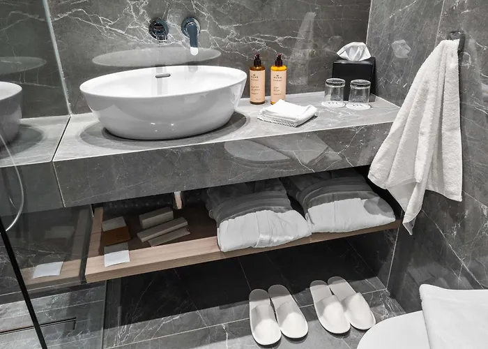 Mercure Finikoudes Hotel