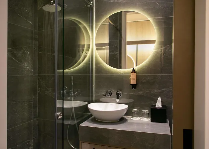 Hotel Mercure Finikoudes 3*