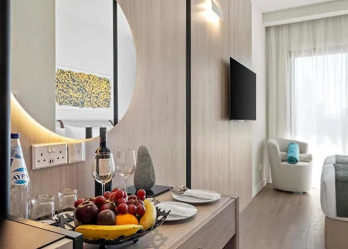 Mercure Finikoudes Hotel