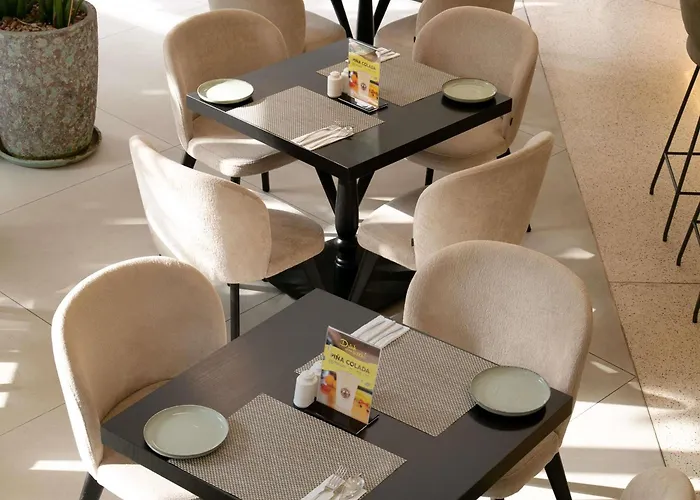 Hotel Mercure Finikoudes 3*