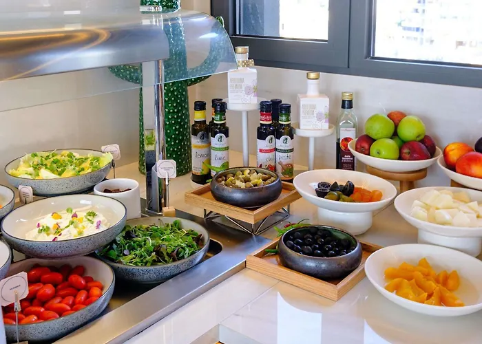 Mercure Finikoudes 3*